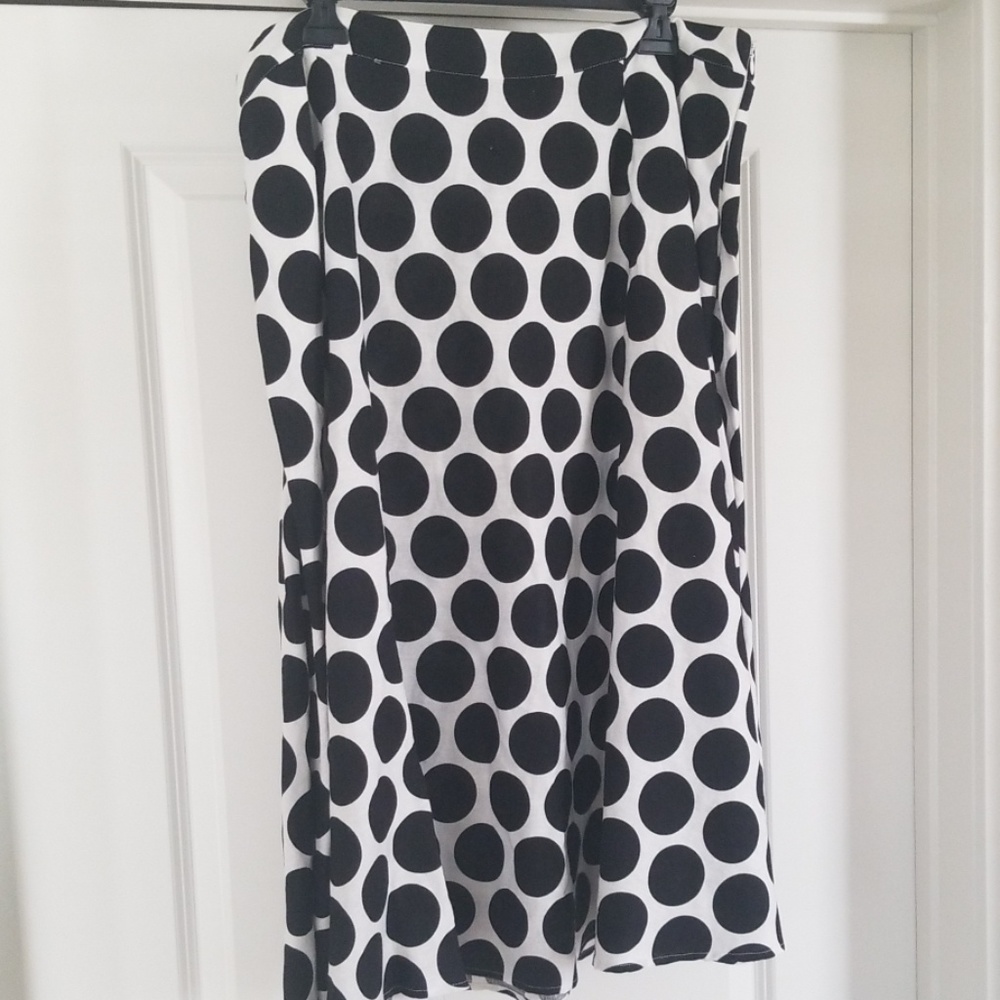 NWT polka dot skirt